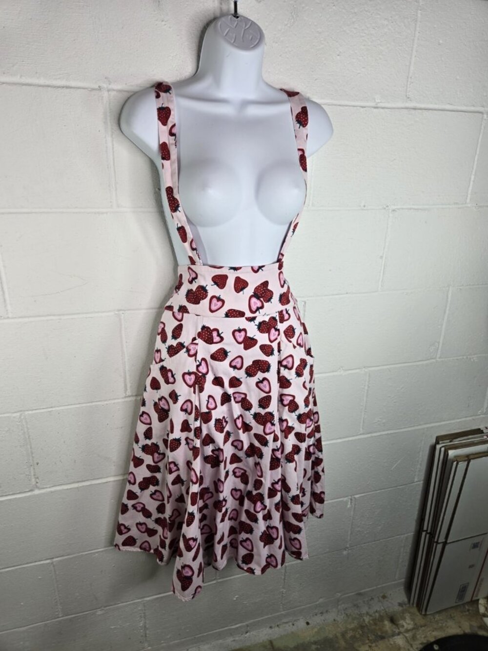 Collectif Alexa Strawberry Swing Suspender Skirt Pinup VLV Retro - Picture 2 of 9